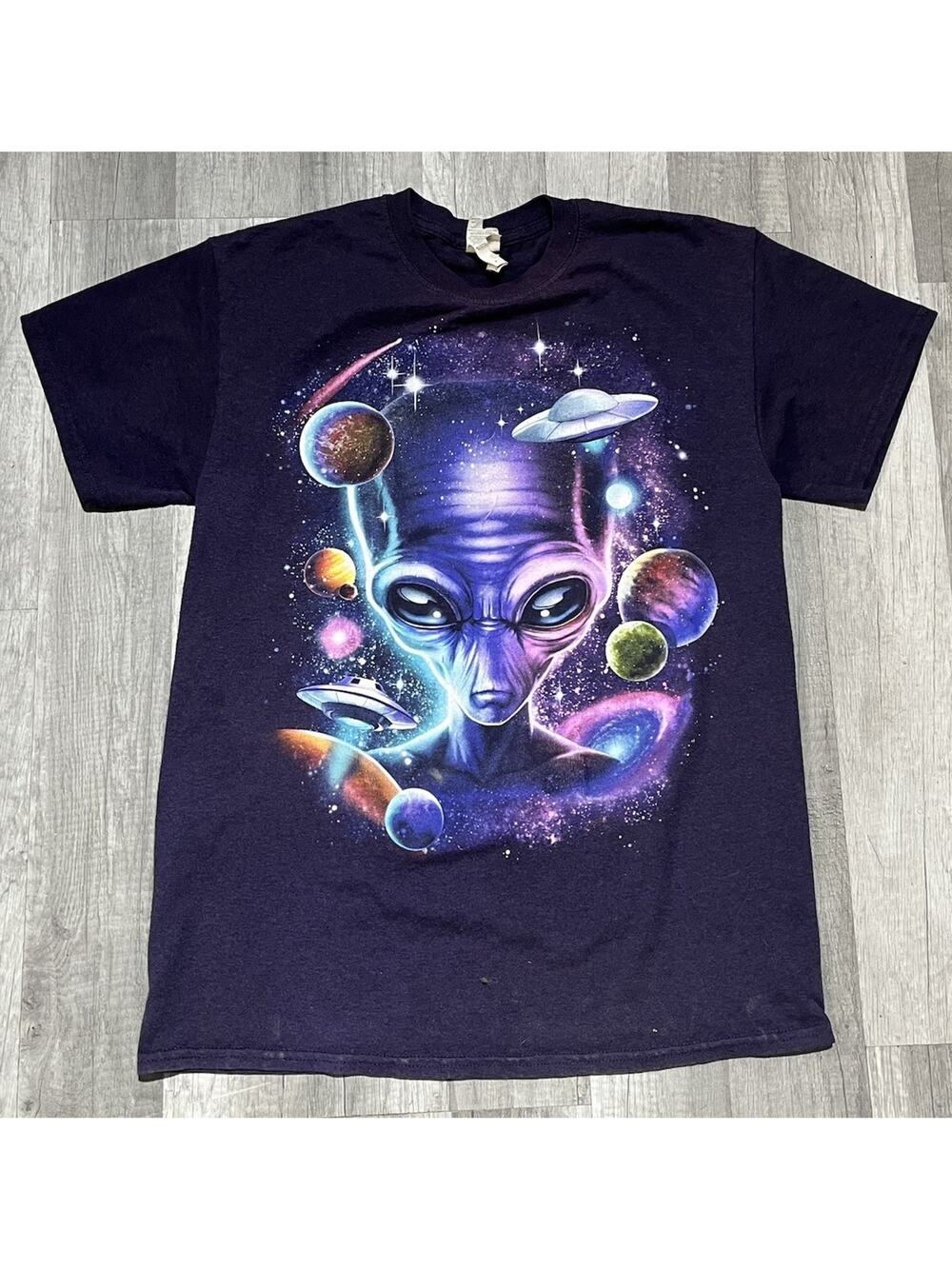Space Alien Shirt Medium Y2K Galaxy Planet Solar System Purple Tee 2000s